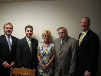 Cleveland DOs Meet with Sen. Brown staff